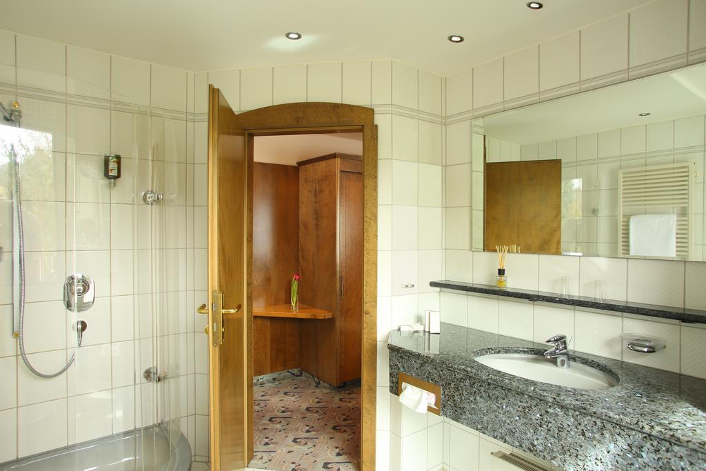 Hotel Brielhof Гехінґен Екстер'єр фото